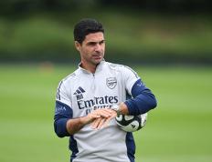 竞彩(cǎi)湃｜曼聯(lián)阿森纳全新亮(liàng)相，大巴黎做(zuò)客能否轻取(qǔ)弱旅？