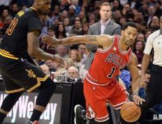 惺惺相惜，湖人队勒布朗·詹姆斯回应德里克·罗斯球衣退役