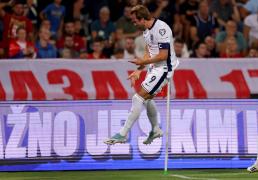 （体育）足球——世预赛：英格兰胜塞尔维亚