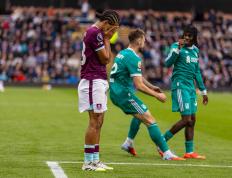 （体育(yù)）足(zú)球——英超：利物浦胜伯恩利