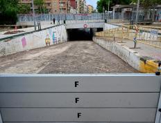 （外代一线）西班牙巴伦西亚：严防洪灾