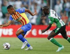 虎扑NBA029西甲：阿拉维斯vs贝蒂斯，保级生死战！阿拉维斯主场死磕残阵贝蒂斯，平局大师能否全身而退？