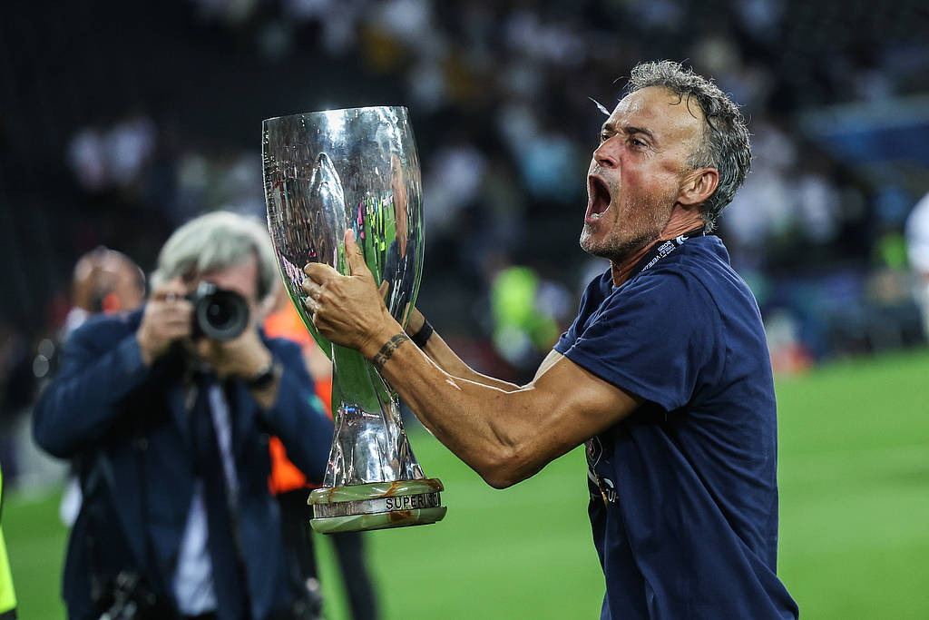 竞彩(cǎi)湃｜曼聯(lián)阿森纳全新亮(liàng)相，大巴黎做(zuò)客能否轻取(qǔ)弱旅？