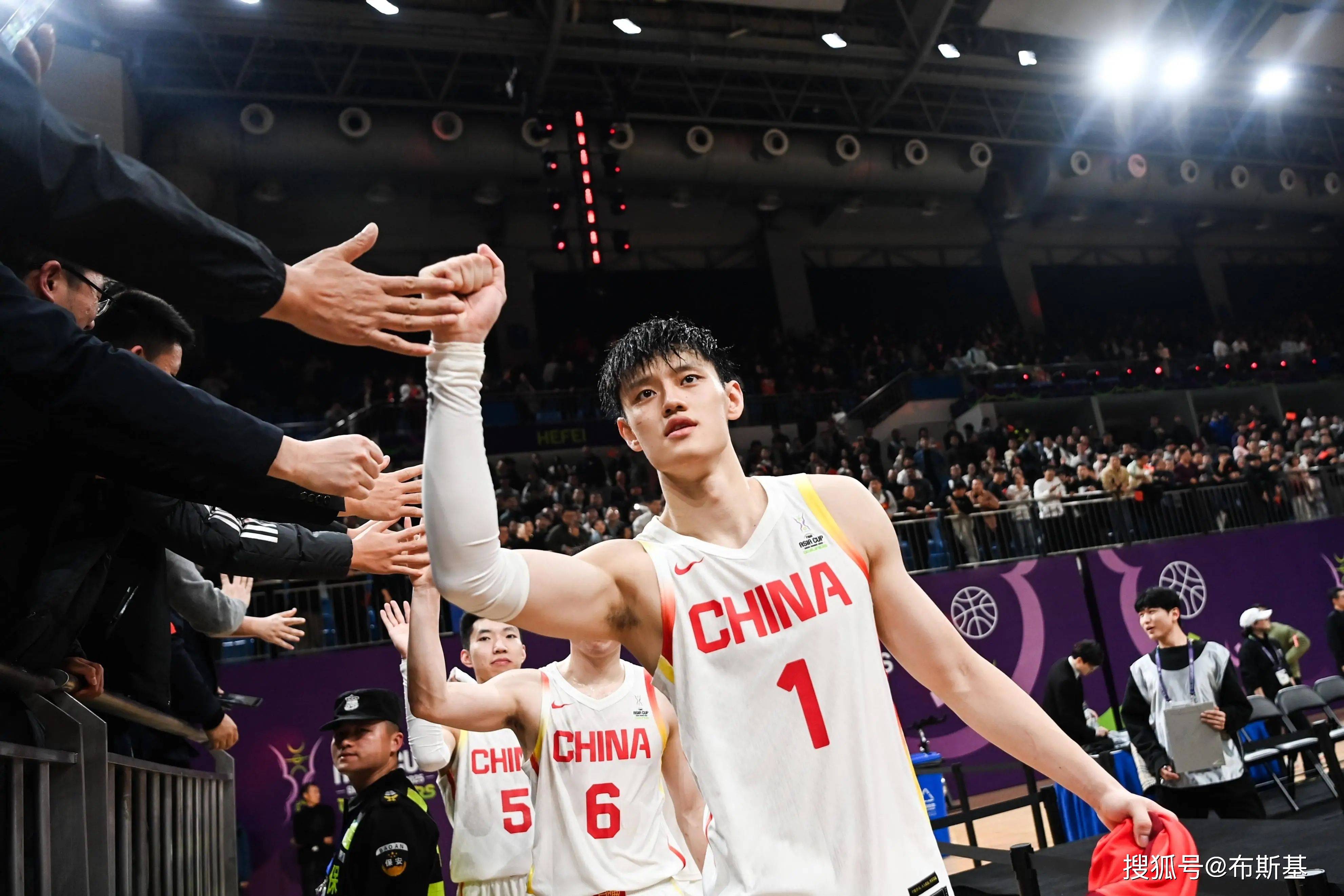 曾凡博要去篮网了！月(yuè)底赴布鲁克林，這(zhè)次能站(zhàn)稳脚跟吗？