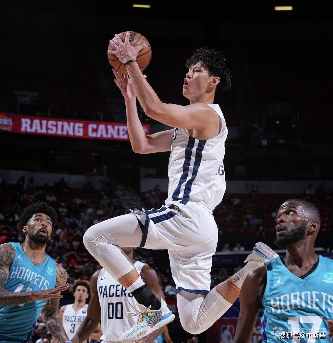 曾凡博要去篮网了！月(yuè)底赴布鲁克林，這(zhè)次能站(zhàn)稳脚跟吗？