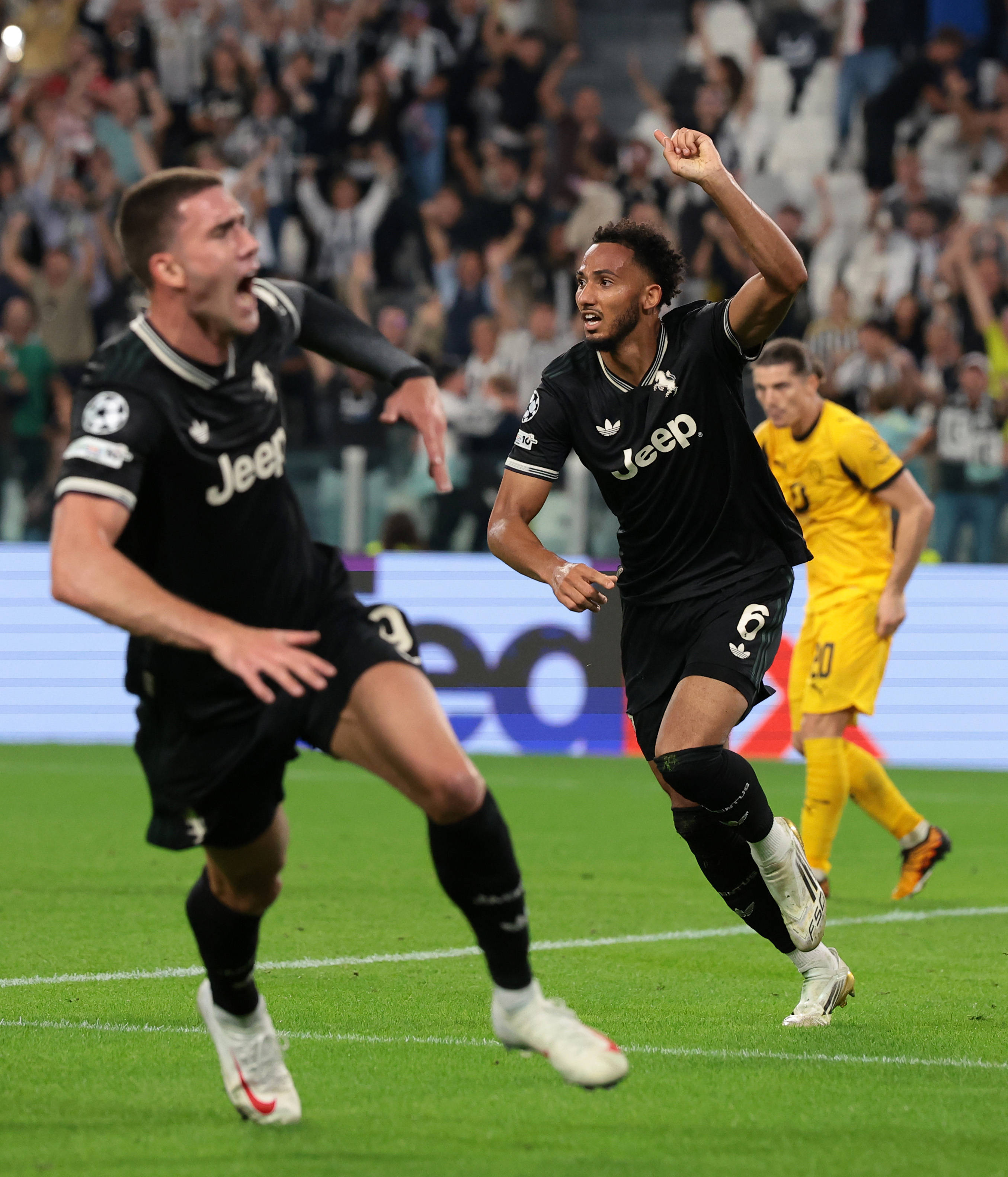 （体育）足球——歐(ōu)冠：尤文图斯(sī)平多特矇(méng)德