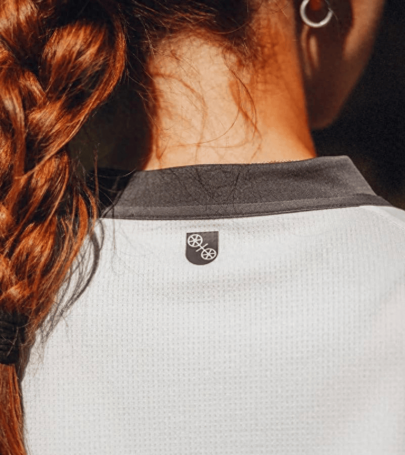 复古(gǔ)与潮流融合！美因茨05新客场球衣发佈(bù)，或成日常(cháng)穿搭新宠