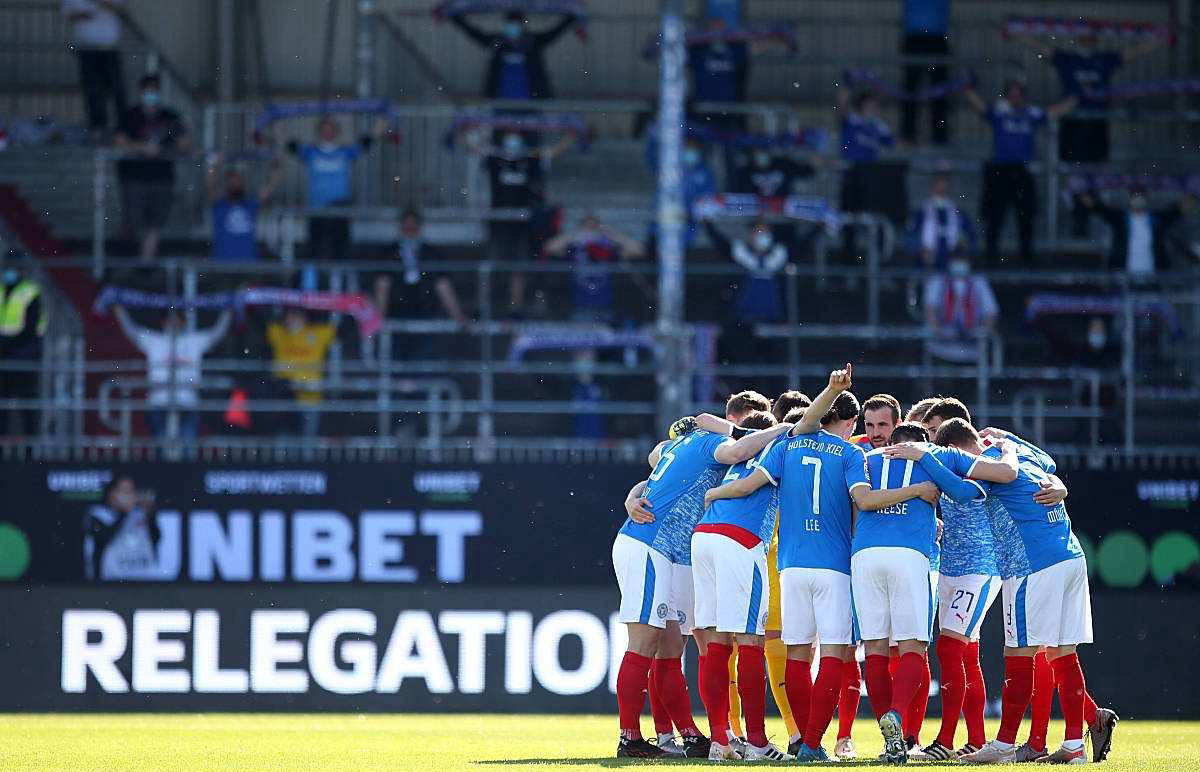 陞(shēng)班马比勒(lēi)菲尔德迎戰(zhàn)降班马荷尔斯泰因(yīn)基尔，實(shí)力碾压对手！