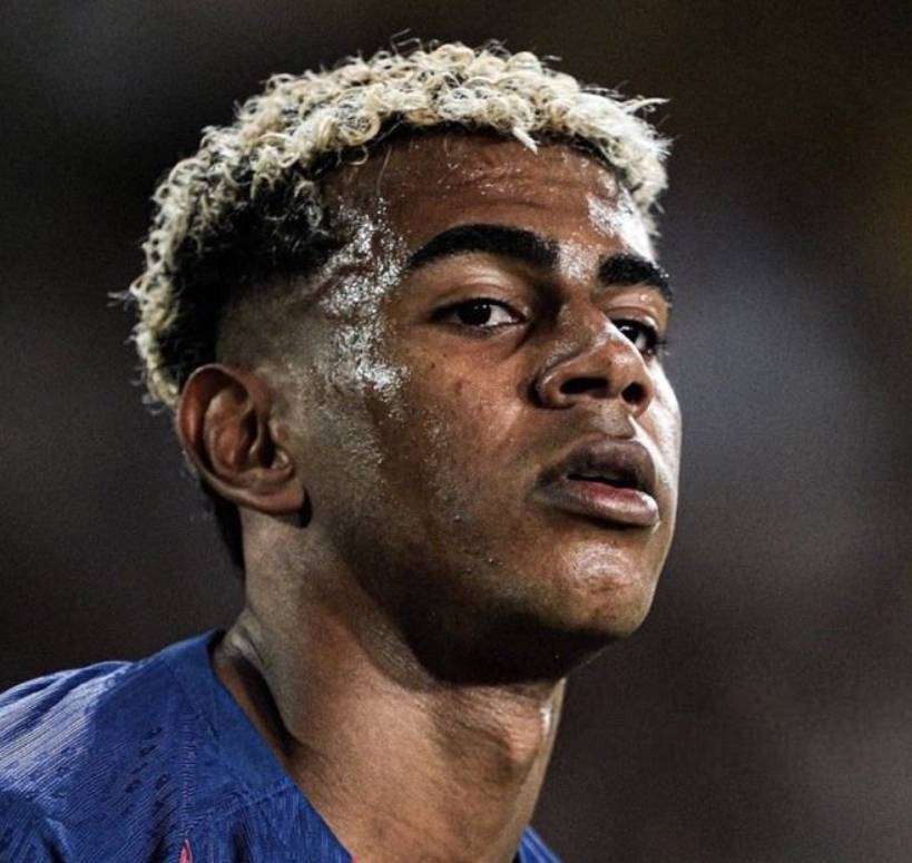 巴萨隊(duì)友力挺亞(yà)马尔，佩德裡(lǐ)库巴西取關(guān)卡瓦哈尔，西班牙隊(duì)内讧？