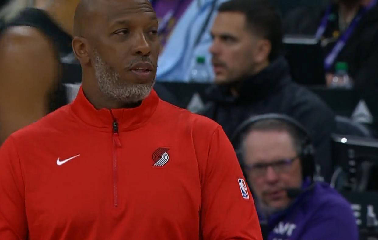 波特(tè)兰开拓者将罗伯特(tè)-威廉姆斯提拔为首发中锋