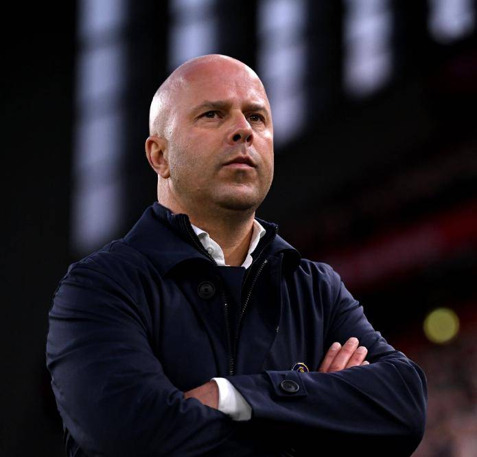 薩(sà)尔双响攻陷(xiàn)安菲尔德，水晶(jīng)宫3-0兌(duì)现豪(háo)言(yán)，单赛季三杀利(lì)物浦(pǔ)