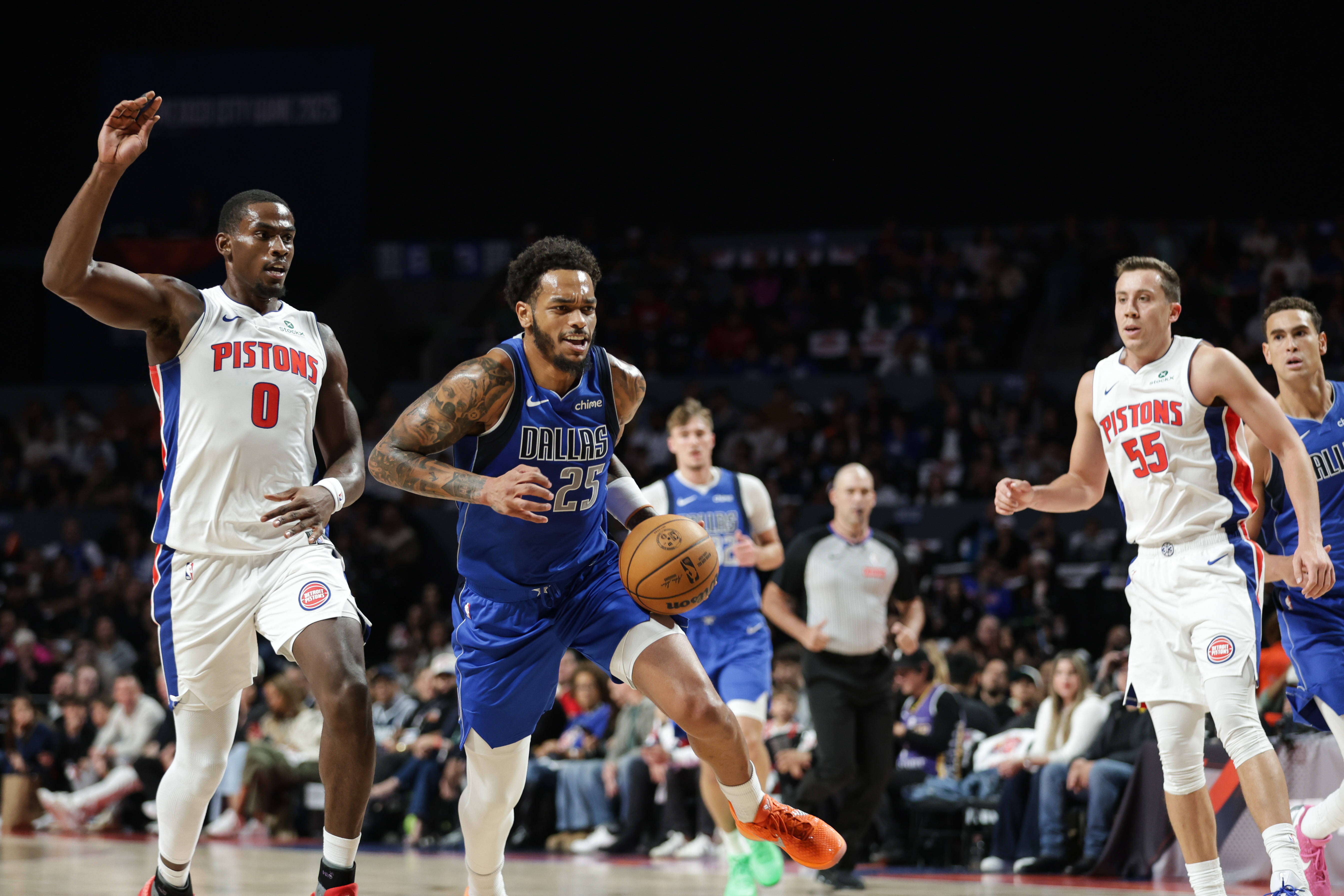 （体育）篮球——NBA常(cháng)规賽(sài)：底特律(lǜ)活(huó)塞(sāi)胜达拉斯独行侠