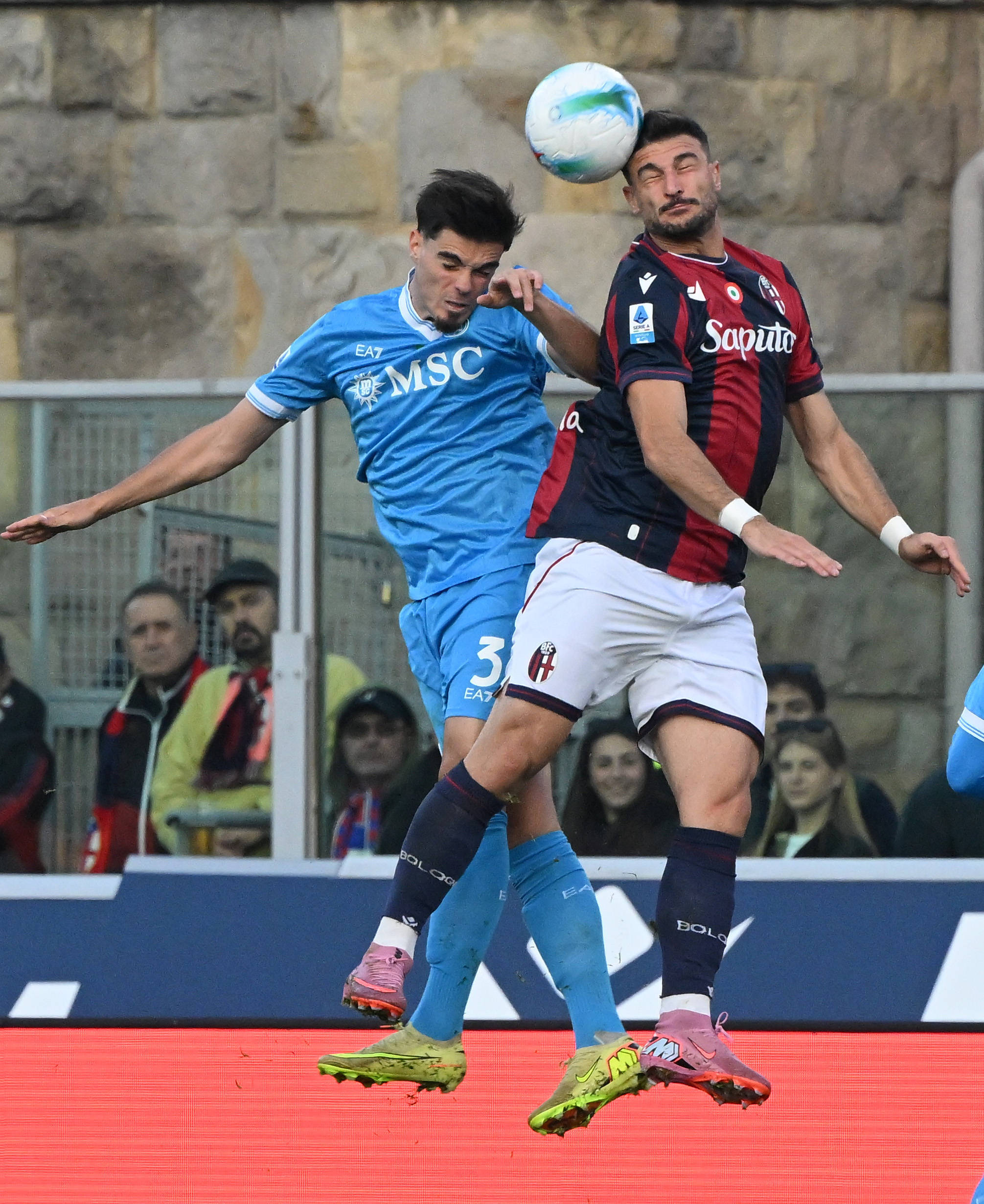 (体育)足球——意甲(jiǎ):博洛尼亚胜那不勒斯