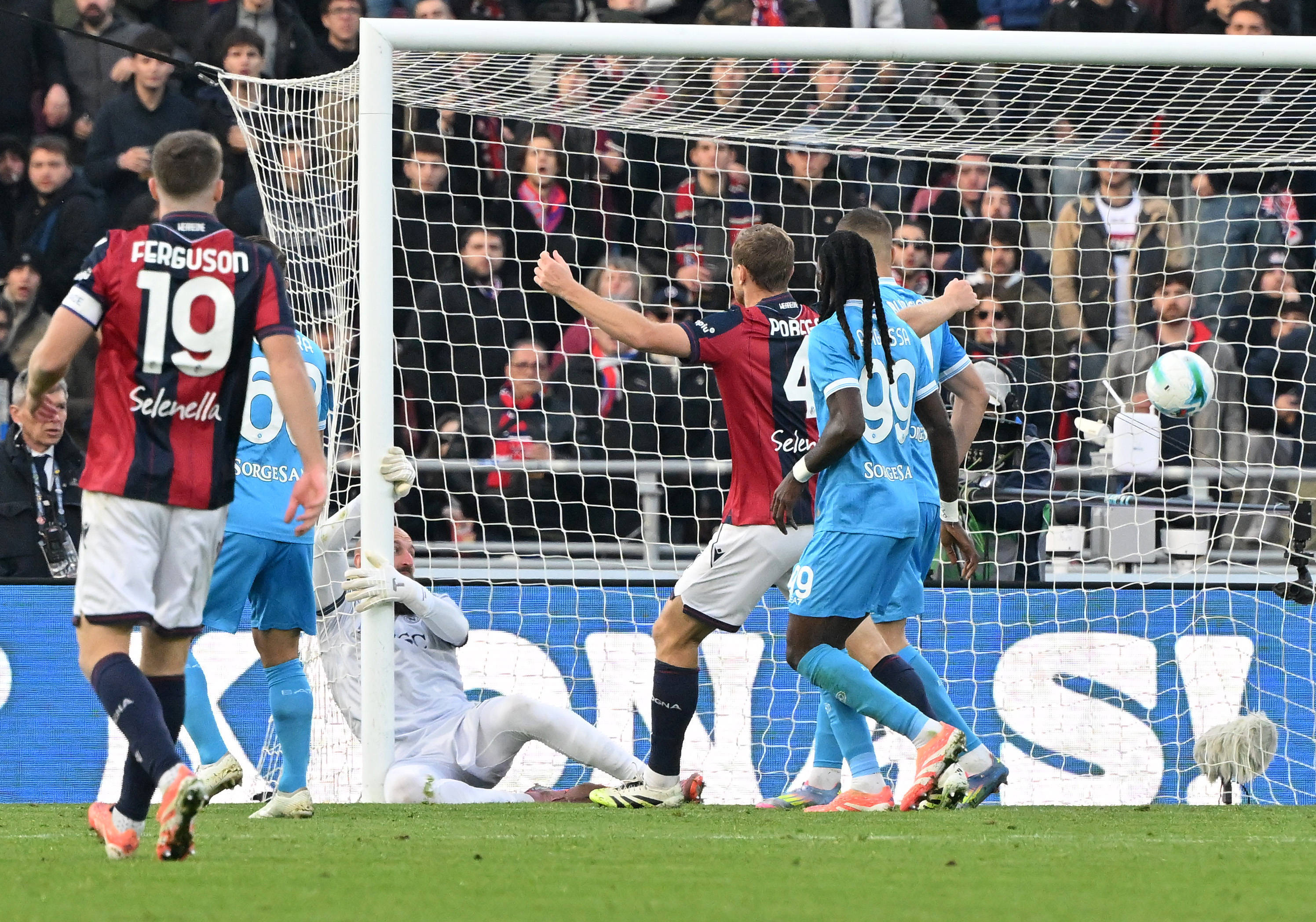 (体育)足球——意甲(jiǎ):博洛尼亚胜那不勒斯