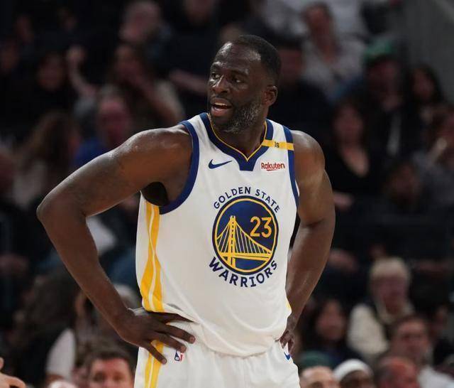 NBA常规赛金州勇士(shì)客场98-99費(fèi)城76人 马克西(xī)35分